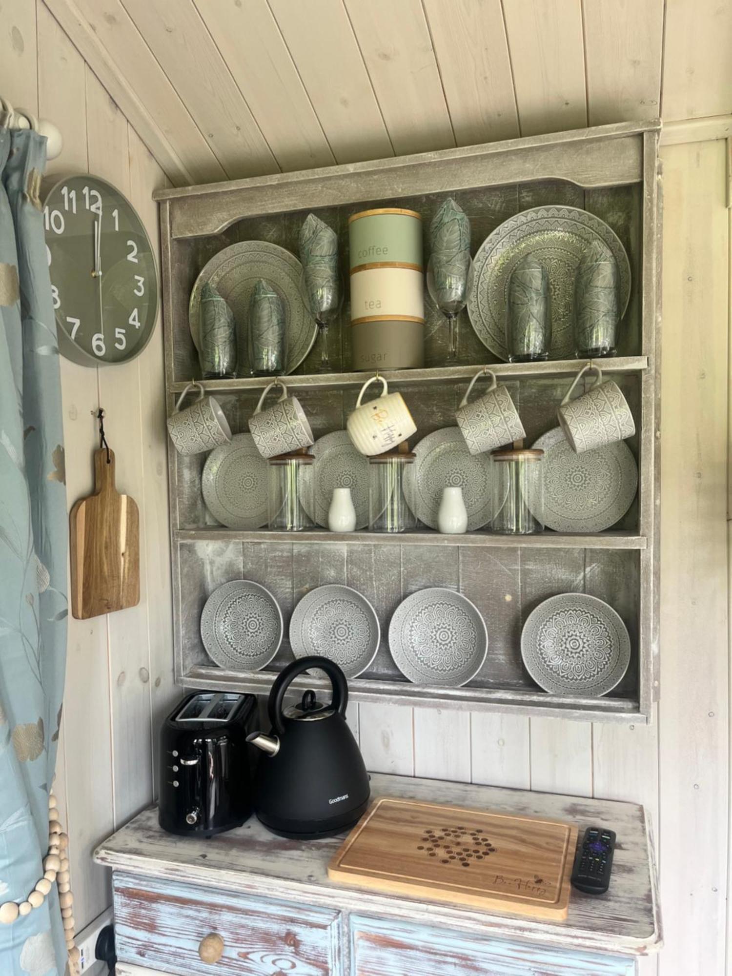 Birds And The Bees Summer House Endon Luaran gambar
